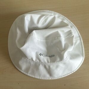 Columbia omni shade white breathable quick dry bucket hat sun protection